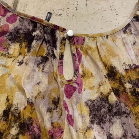 Daisy Fuentes Woman 1X Abstract Floral Peplum Sleeveless Top - Picture 2 of 6